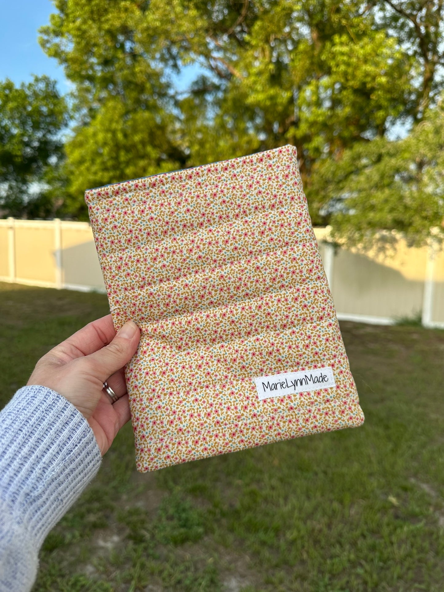 Charlotte Kindle Sleeve
