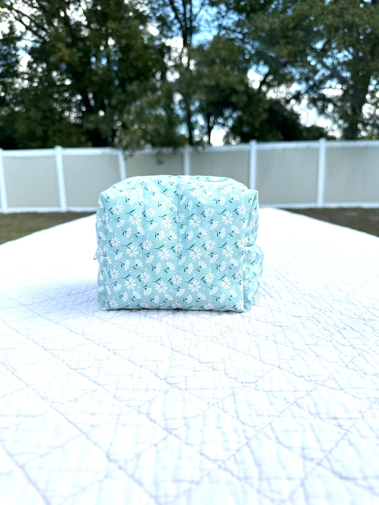 Mint Meadows Essential Pouch