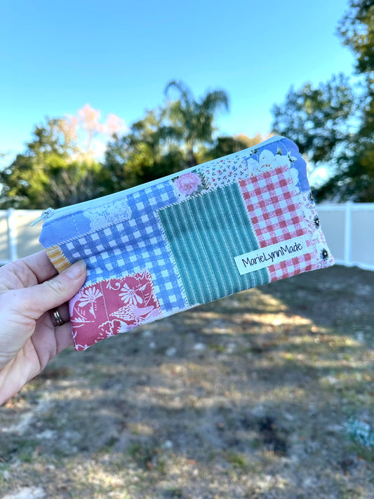 Cottage Charm Small Zipper Pouch