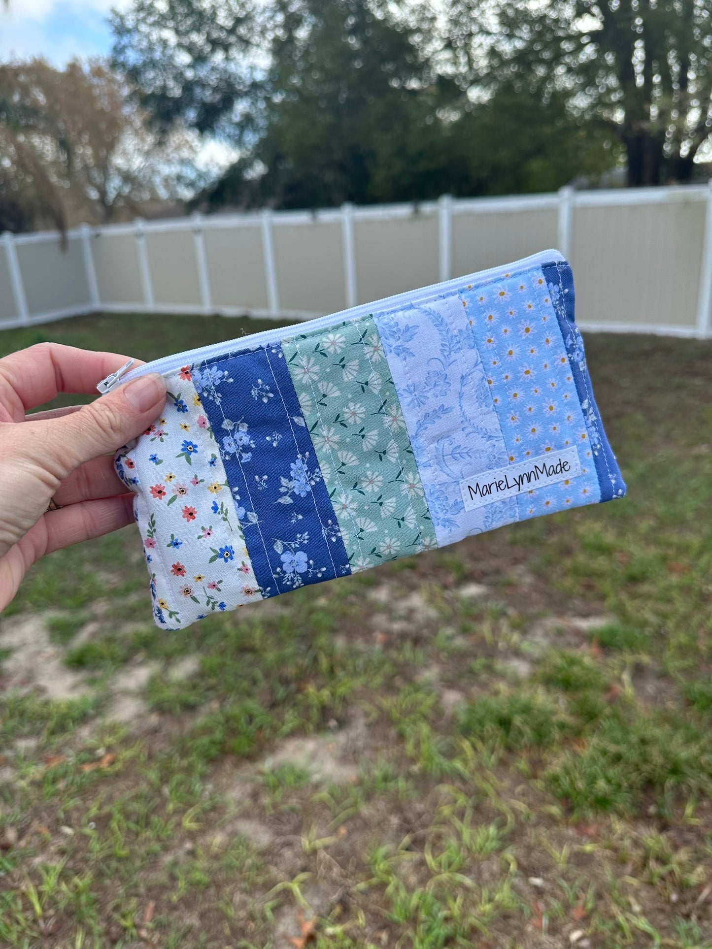 Patchwork Meadow (A) Small Zipper Pouch