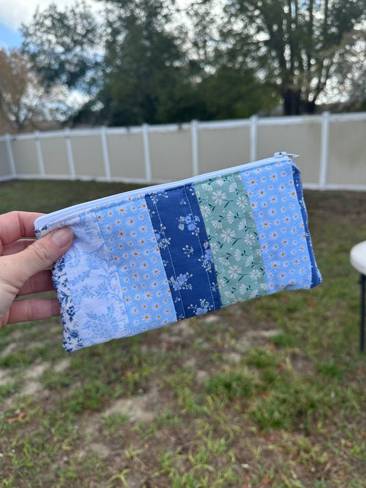 Patchwork Meadow (A) Small Zipper Pouch