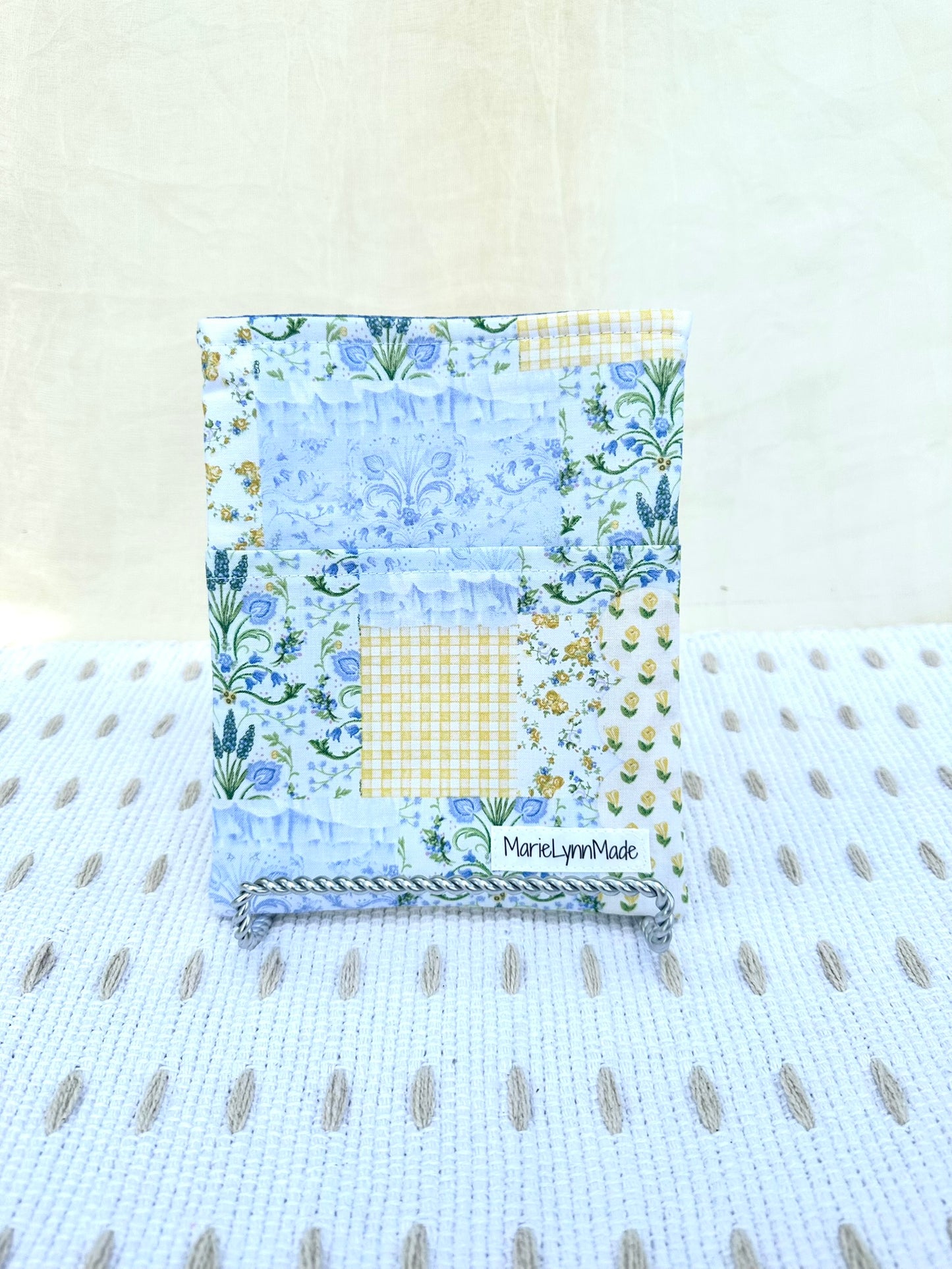 Sunshine Picnic Kindle and Book Sleeve