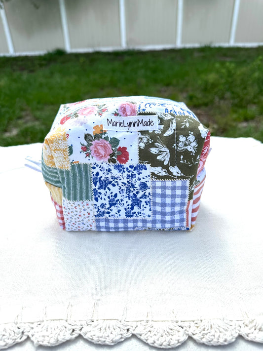 Cottage Charm Essentials Pouch