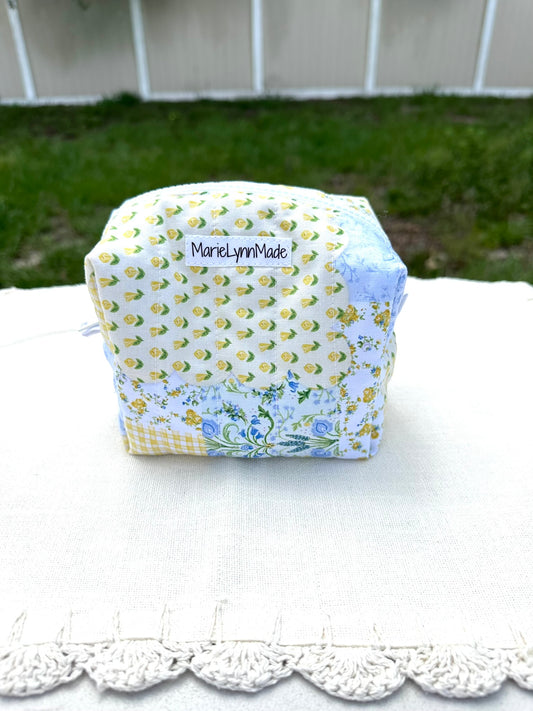 Sunshine Picnic Essential Pouch